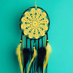 723 dreamcatcher geel zwart gehaakt web 2
