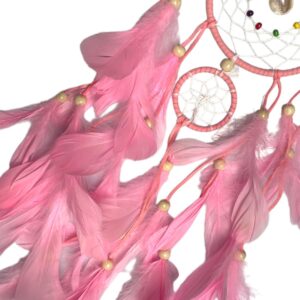 727 dromenvanger met houten kralen - sweet pink V2 closeup 2