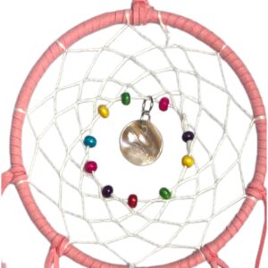 727 dromenvanger met houten kralen - sweet pink V2 closeup